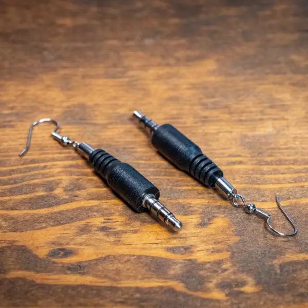 Audio Jack Earrings - black